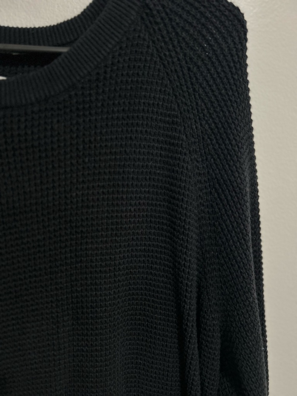 GAP Black Waffle Knit Sweater Size Medium Cotton Crewneck Pullover - Picture 4 of 5